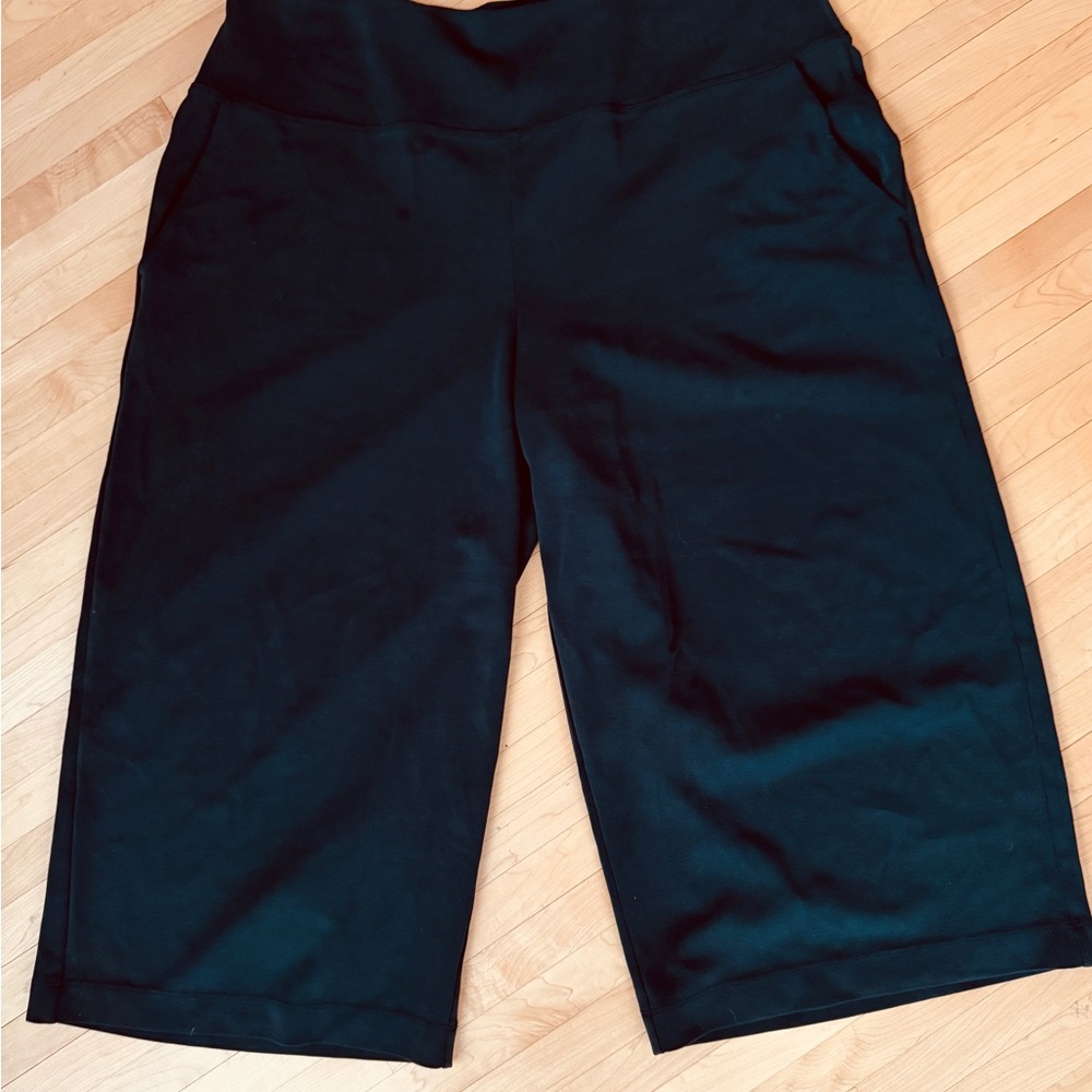 Athleta 1x Black Wide-Leg Cropped Pants